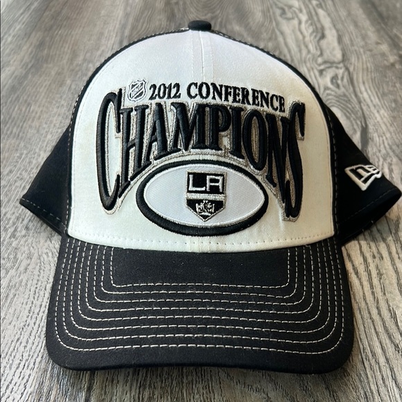 New Era Hat Black and White Los Angeles Kings 39thirty 2012 Conference Champions - Picture 1 of 12